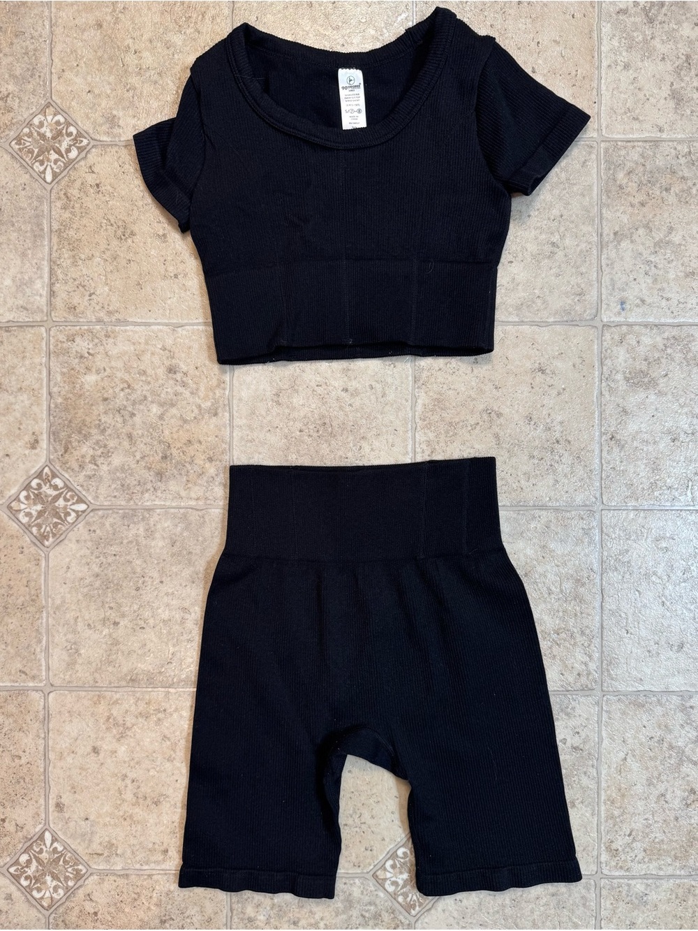 Girls 90 Degree by Reflex 2-Piece Seamless Rib Emery Top and Bike Short Sm 7/8